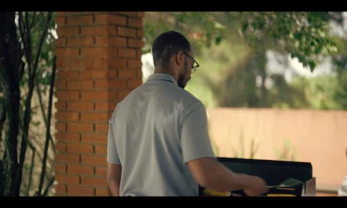 Černé zrcadlo - S05E01 (2019) CZ dab - Striking Vipers mkv