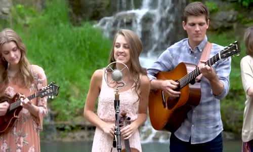 Falling for You - The Petersens (LIVE) - A Katie Original avi