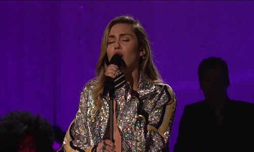 Miley Cyrus & Mark Ronson - Nothing Breaks Like A Heart (Saturday Night Live 1080p) mp4