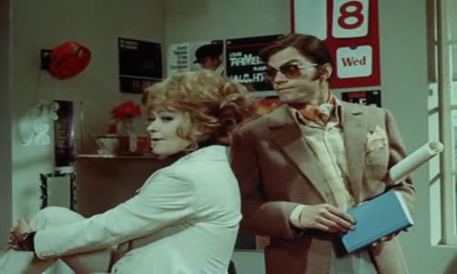 Čtyři vraždy stačí, drahoušku (1970)_480p mp4
