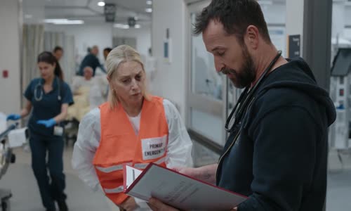 Urgent S01E12 (012) (2025 FHD) Hodina dvanáctá, 6 až 7 odpoledne (SƊ) mp4