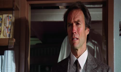 Náhlý úder - (Hrají Clint Eastwood)(1983) CZ dab mkv
