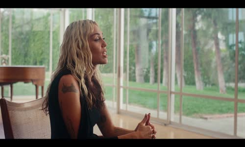Miley Cyrus (2023) Endless Summer Vacation (Hrají Miley Cyrus) Full HD CZ tit mkv