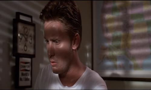 Vzpoura strojů (Maximum Overdrive) (1986) horor cz dabiing avi