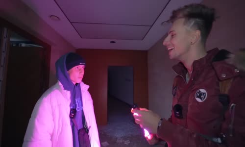 JAK DOPADLA OPUŠTĚNÁ VILA KREJČÍŘE¿ Tajný tunel v podzemí (1080p_60fps_H264-128kbit_AAC) mp4