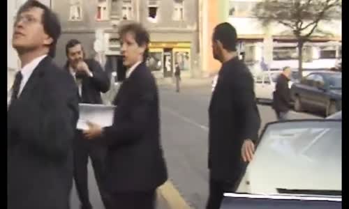 Devadesátky (1⁄4) # Boss Mrázek jak vydělal první Miliardu¿ (1080p_30fps_H264-128kbit_AAC) mp4