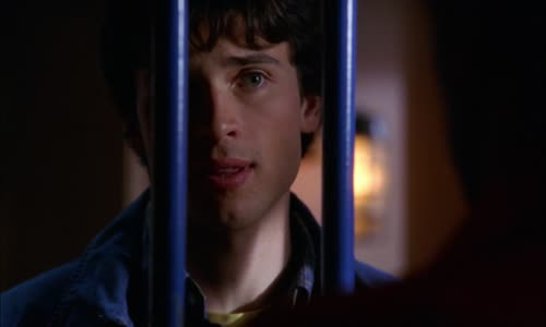 Smallville S02E13 Podezřelý (2002) CZdab H265 mkv