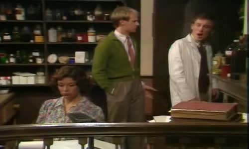 Všechny velké a malé bytosti cz - s02e01 - Cats and Dogs mkv