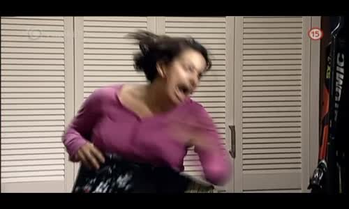Hod svistom S01E04 Mama Mia mp4