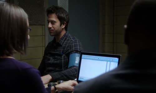 Sherlock Holmes - Jak prosté - 2x09 Ve střehu (On The Line) avi