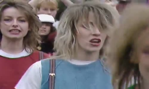 Bananarama : Na Na Hey Hey Kiss Him Goodbye - Saturday Superstore - 1983 mp4