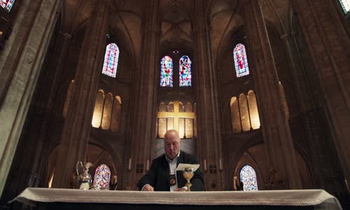 Notre-Dame v plamenech - Notre-Dame brûle (2022) mkv