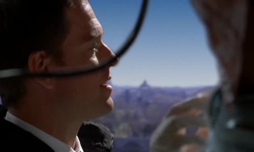 NCIS 06x22 DVDrip CZ-Legenda 1 část (Legend Part 1) avi